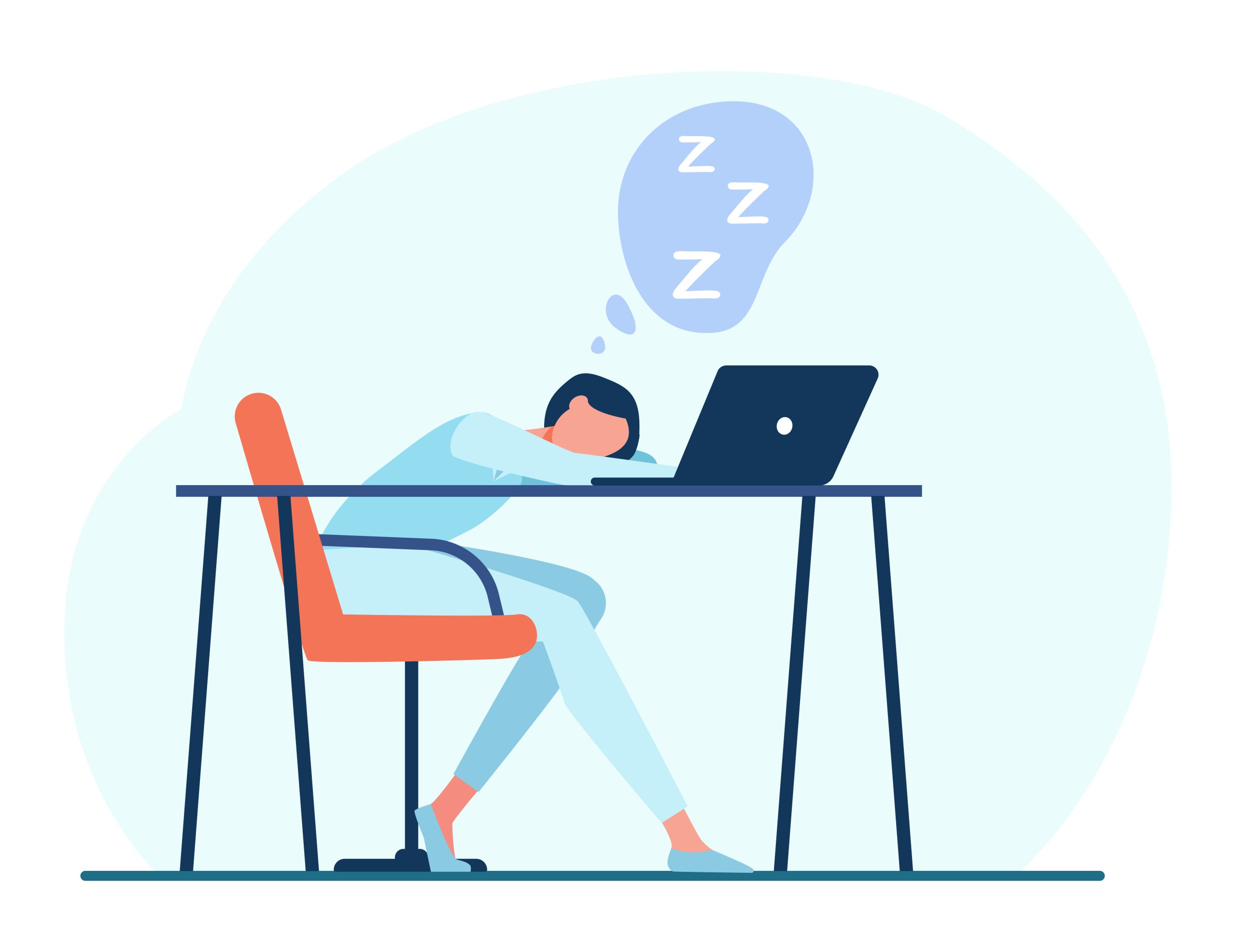 Femme qui dort sur une table, ordinateur portable posé dessus ouvert